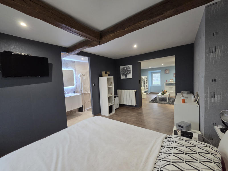 Maison - 222 m² - 7 pièces