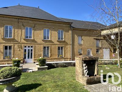 Maison de village - 360 m² - 9 pièces