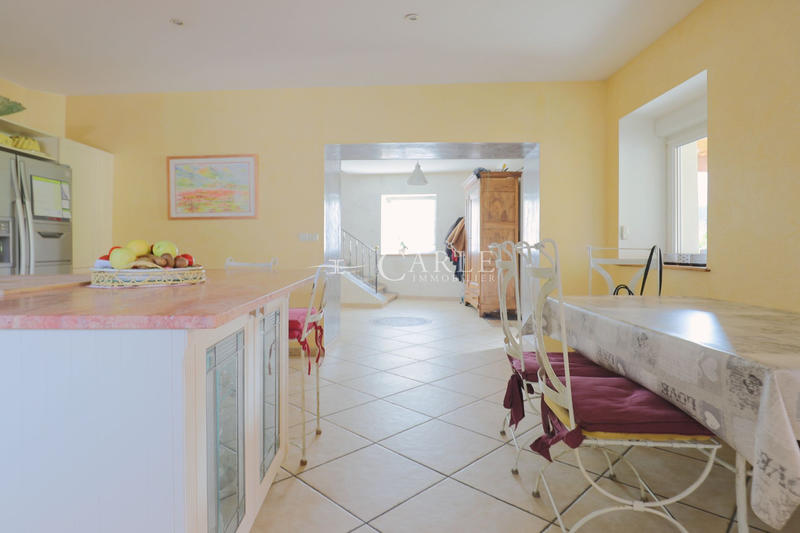 Maison - 208 m² - 7 pièces