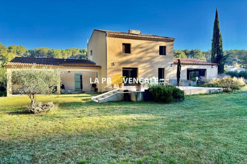 Propriété - 200 m² - 5 pièces