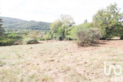 Terrain - 1 900 m²