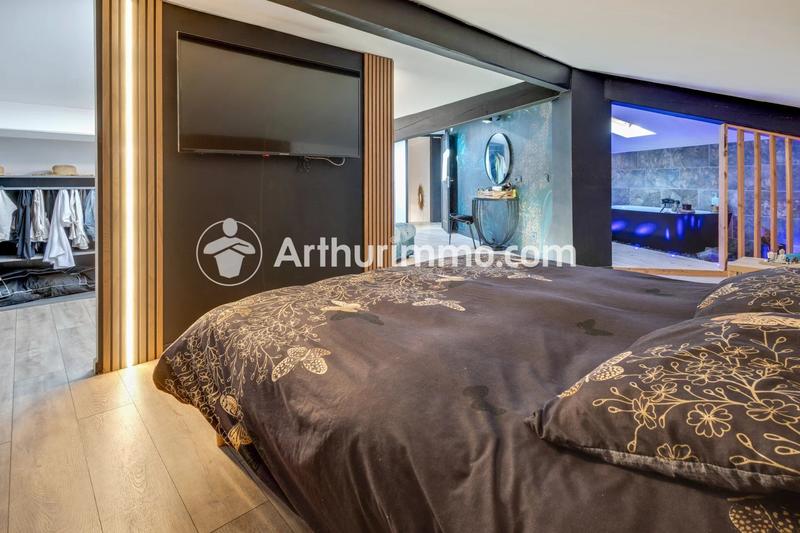 Maison - 224 m² - 6 pièces