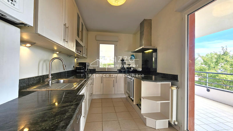 Appartement - 111 m² - 5 pièces