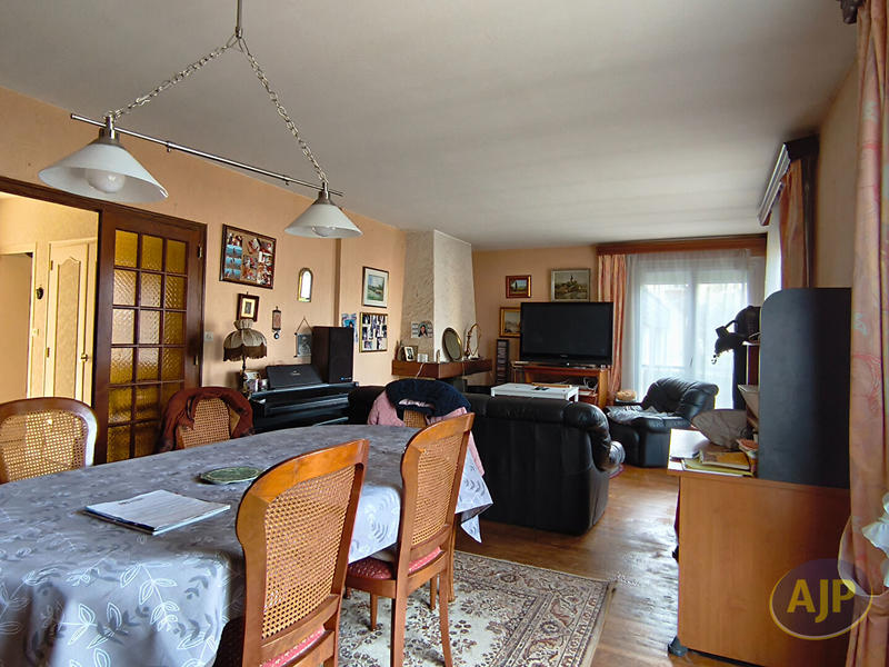 Maison - 134 m² - 7 pièces