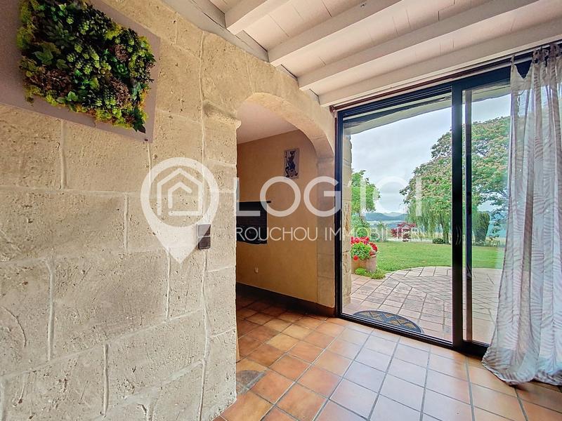 Maison - 220 m² - 8 pièces