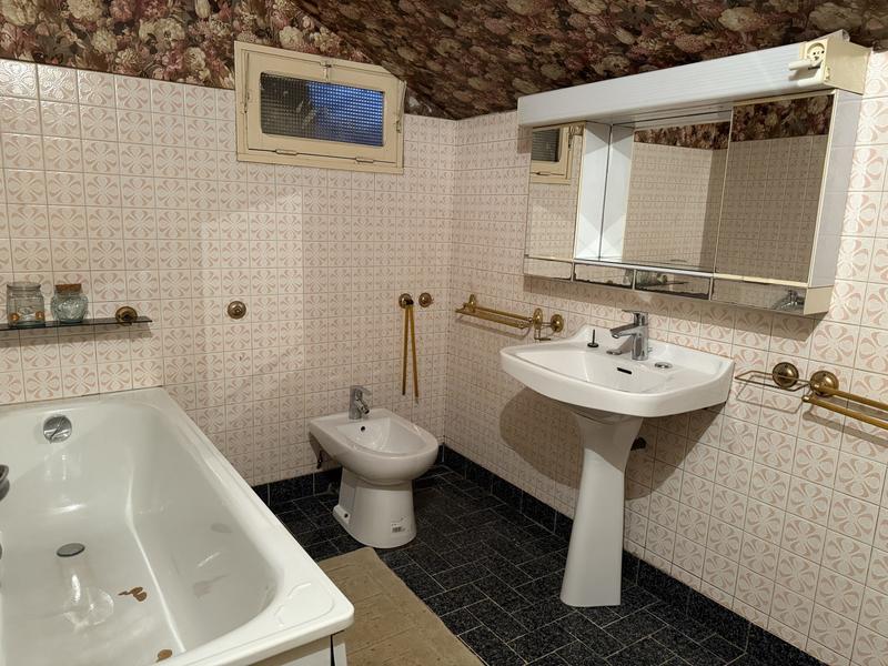 Maison - 338 m² - 11 pièces