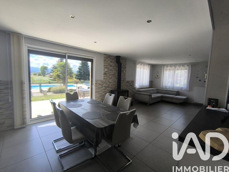 Maison - 180 m² - 8 pièces