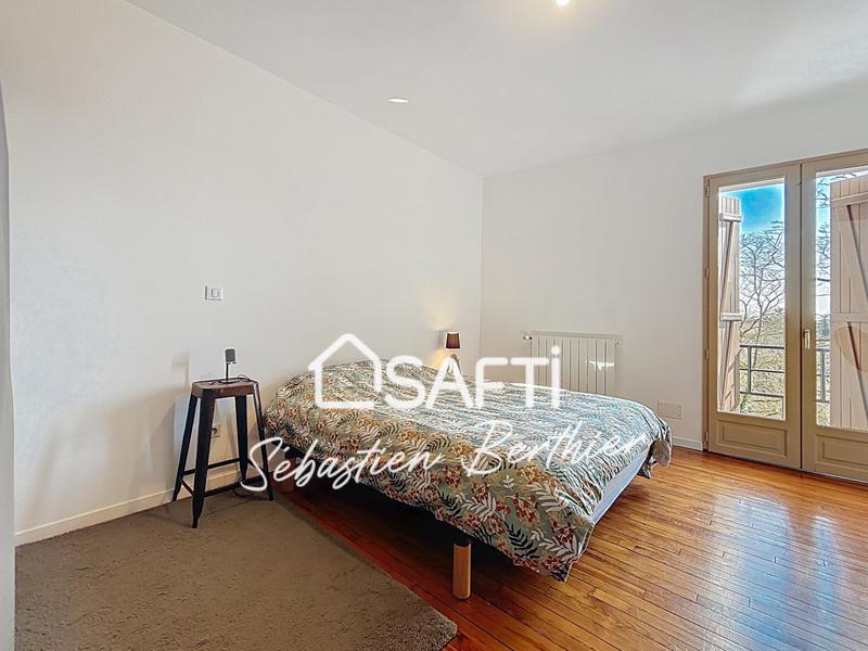 Maison - 180 m² - 5 pièces