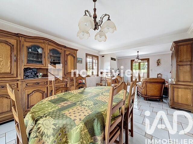 Maison - 181 m² - 9 pièces