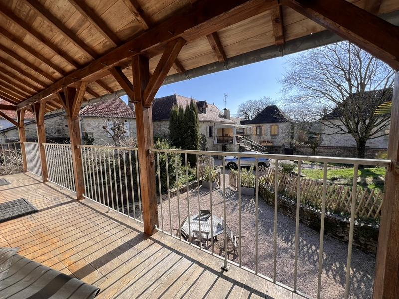 Maison - 230 m² - 11 pièces