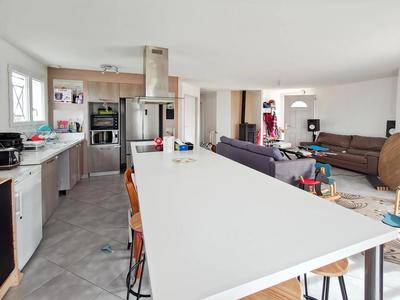 Maison - 104 m² - 4 pièces