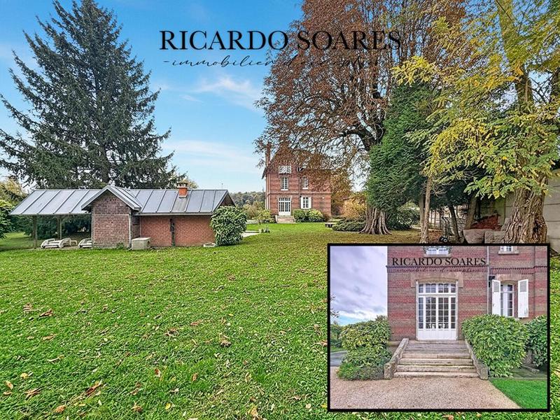 Demeure - 219 m² - 10 pièces