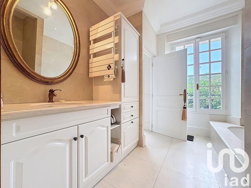 Maison - 283 m² - 9 pièces