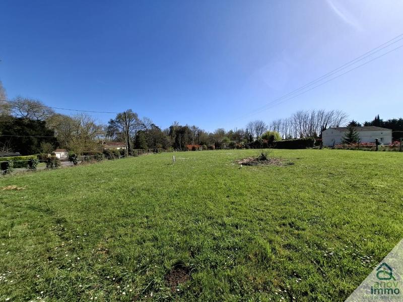 Terrain constructible - 900 m²