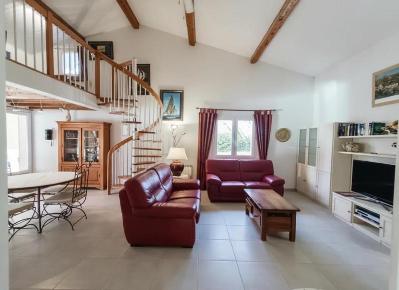 Maison - 161 m² - 7 pièces