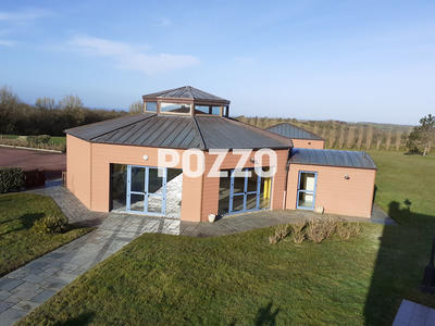 Maison - 394 m² - 16 pièces