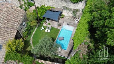 Maison - 240 m² - 10 pièces