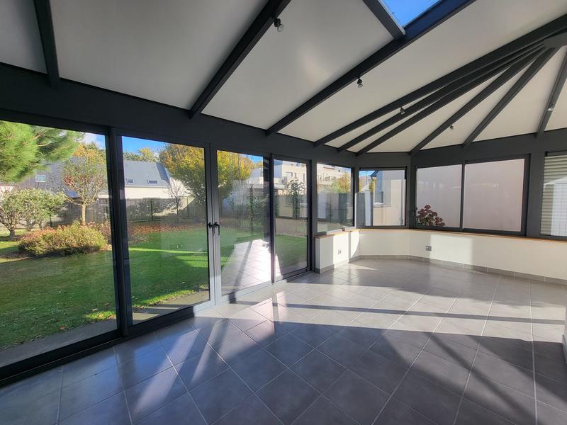 Maison contemporaine - 131 m² - 6 pièces