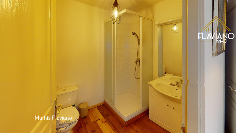 Appartement - 151 m² - 6 pièces