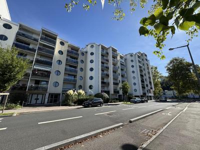 Appartement - 85 m² - 3 pièces