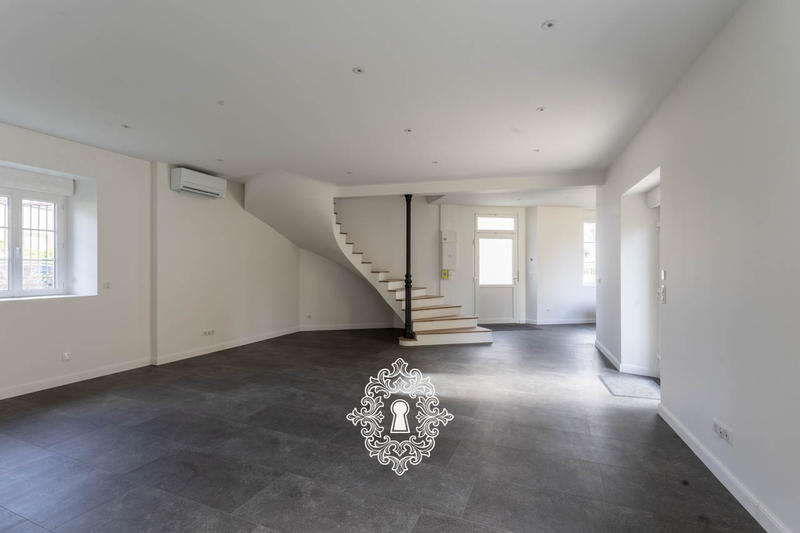 Maison - 185 m² - 5 pièces