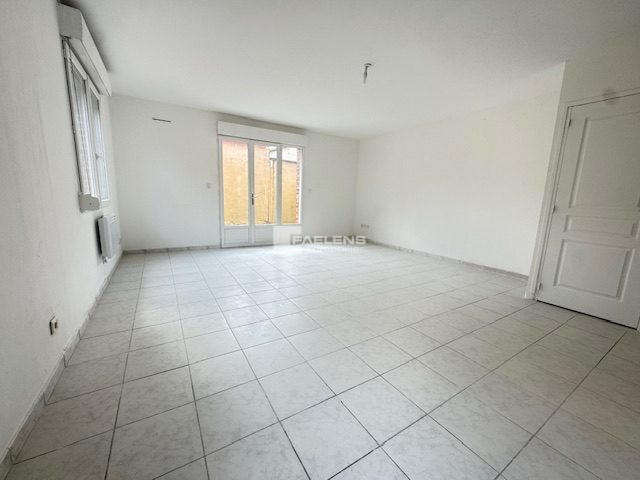 Maison traditionnelle - 75 m² - 3 pièces