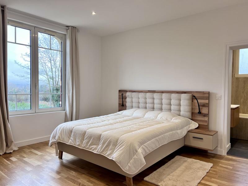 Maison - 214 m² - 8 pièces