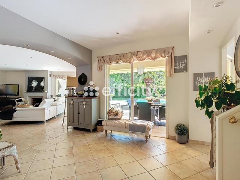 Maison - 180 m² - 5 pièces