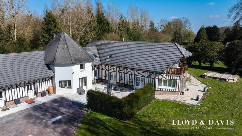 Maison - 518 m² - 15 pièces