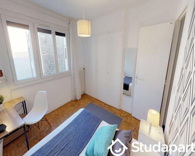 Chambre - 80 m² - 1 pièce