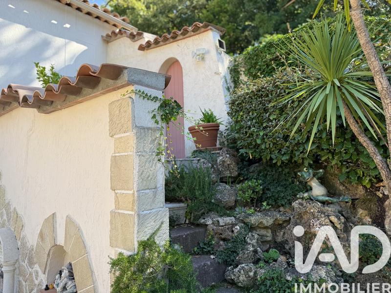 Maison - 280 m² - 8 pièces