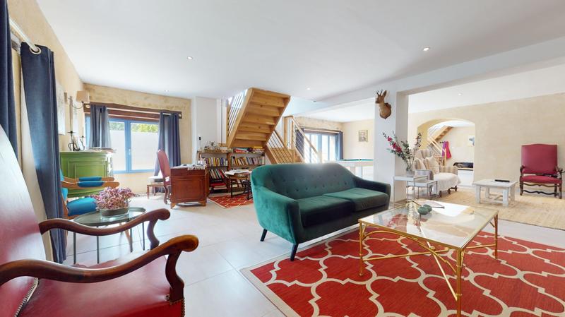 Maison traditionnelle - 514 m² - 15 pièces