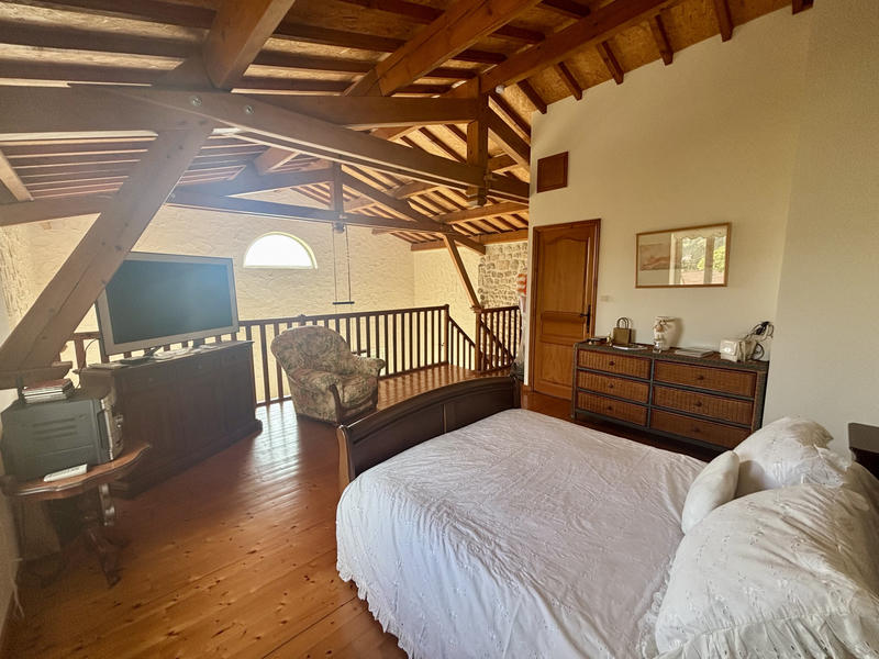 Maison - 197 m² - 6 pièces