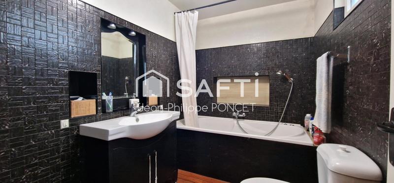 Maison - 161 m² - 6 pièces