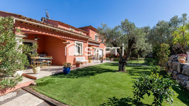 Maison - 278 m² - 7 pièces