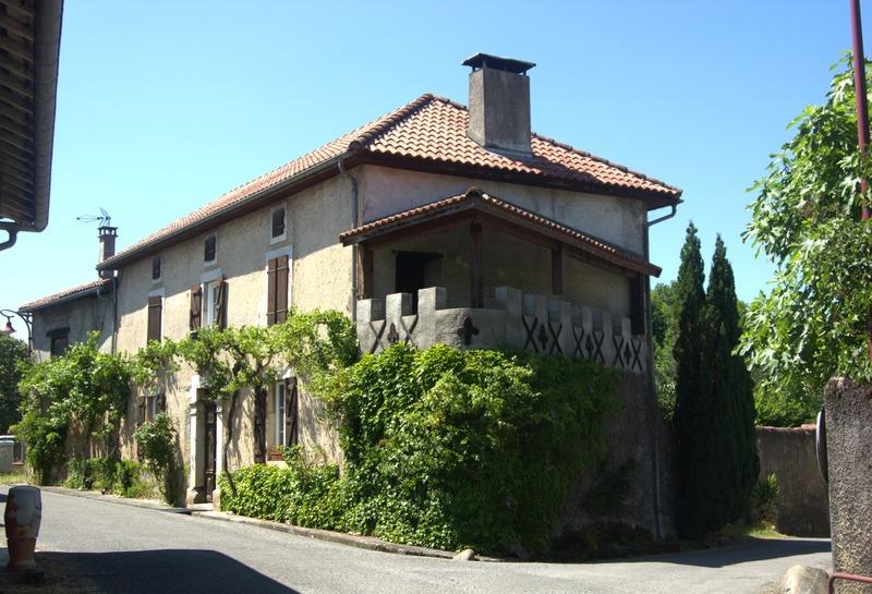 Maison - 270 m² - 6 pièces