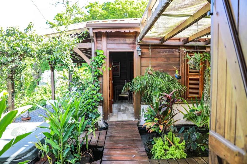 Propriété - 185 m² - 6 pièces