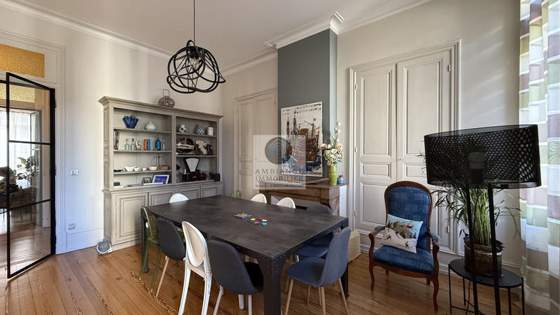 Appartement - 159 m² - 5 pièces