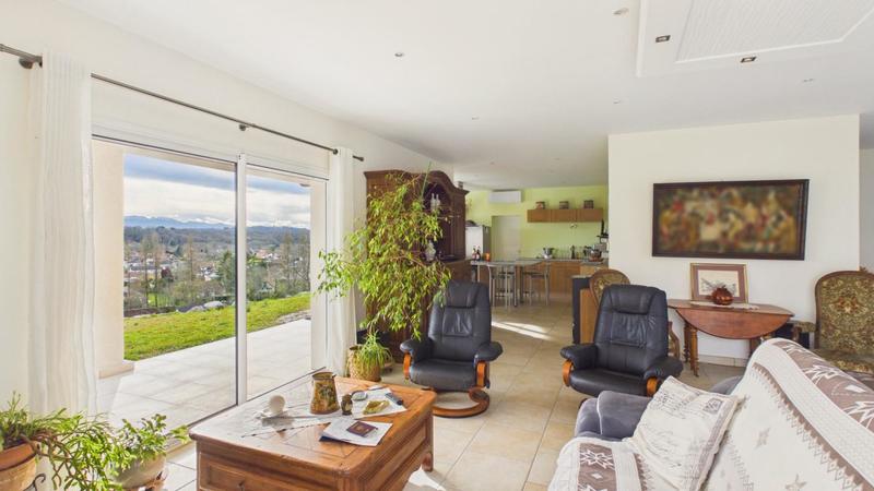 Maison - 191 m² - 6 pièces