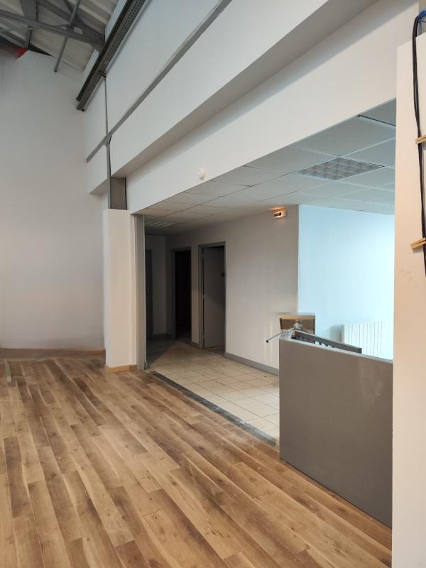 Local commercial - 340 m² - 1 pièce