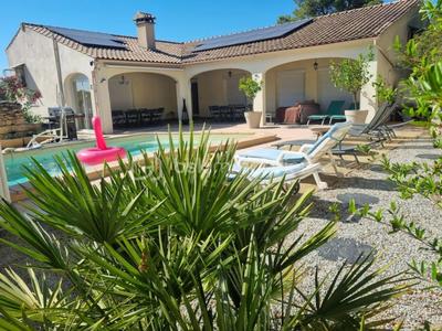 Maison traditionnelle - 190 m² - 9 pièces