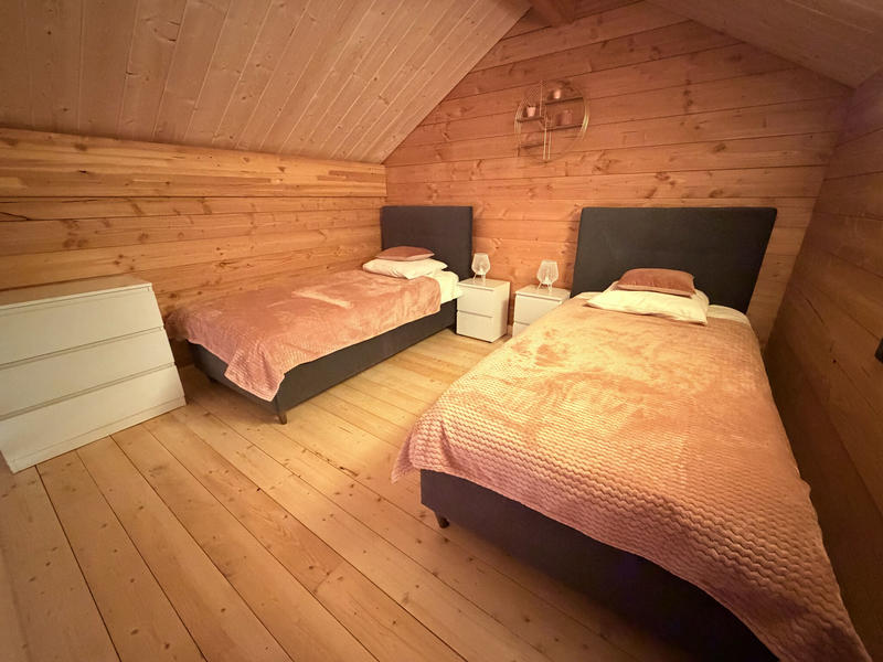 Châlet - 339 m² - 10 pièces