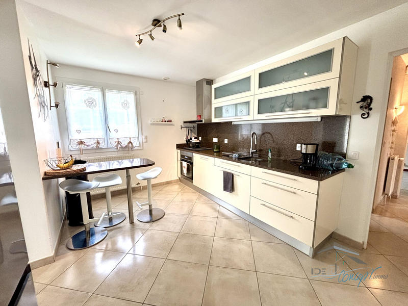 Maison - 252 m² - 8 pièces