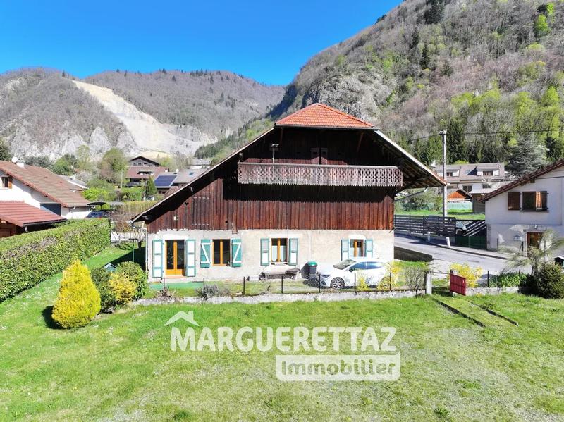 Maison de village - 280 m² - 4 pièces