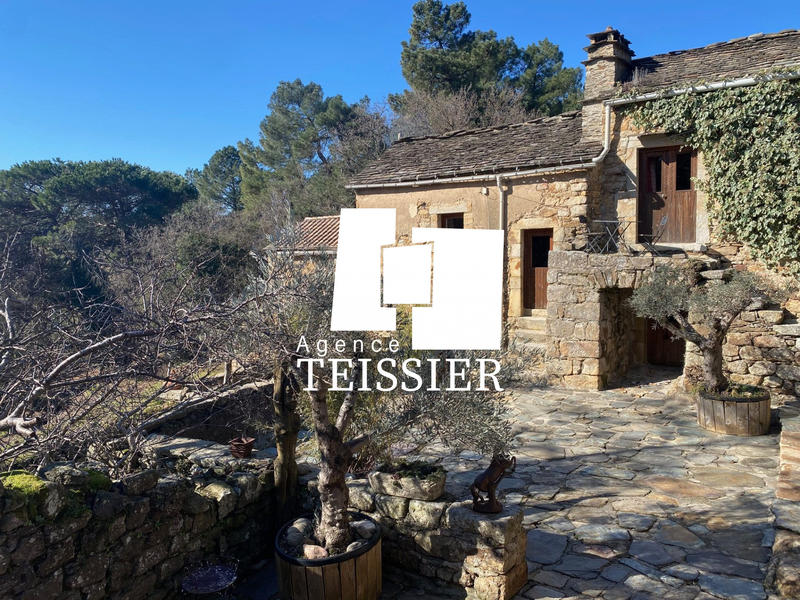 Maison - 270 m² - 18 pièces