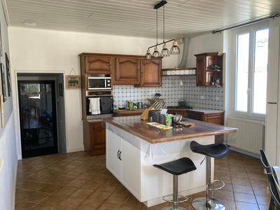 Maison - 198 m² - 4 pièces