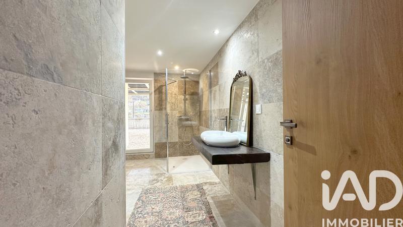 Appartement - 99 m² - 4 pièces