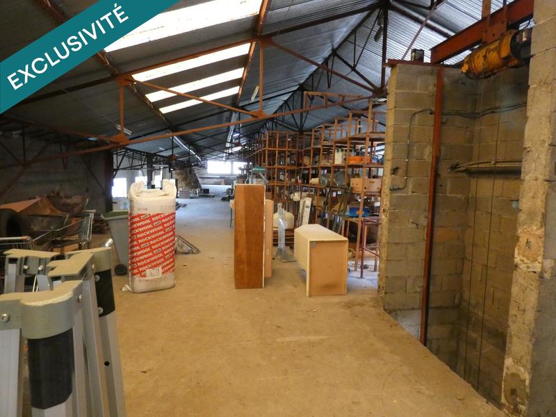 Local commercial - 2 200 m² - 8 pièces