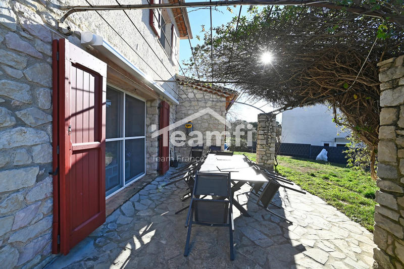 Maison traditionnelle - 135 m² - 7 pièces