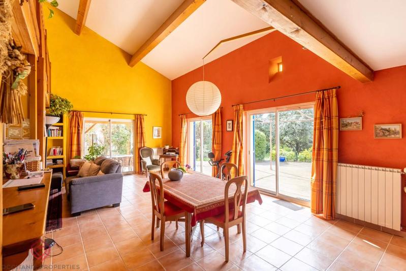 Maison - 275 m² - 10 pièces